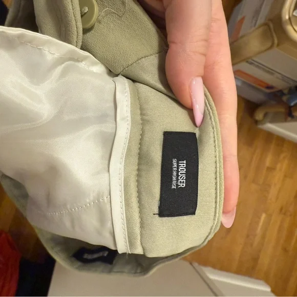 Express two piece green tea suit - Picture 5 of 6